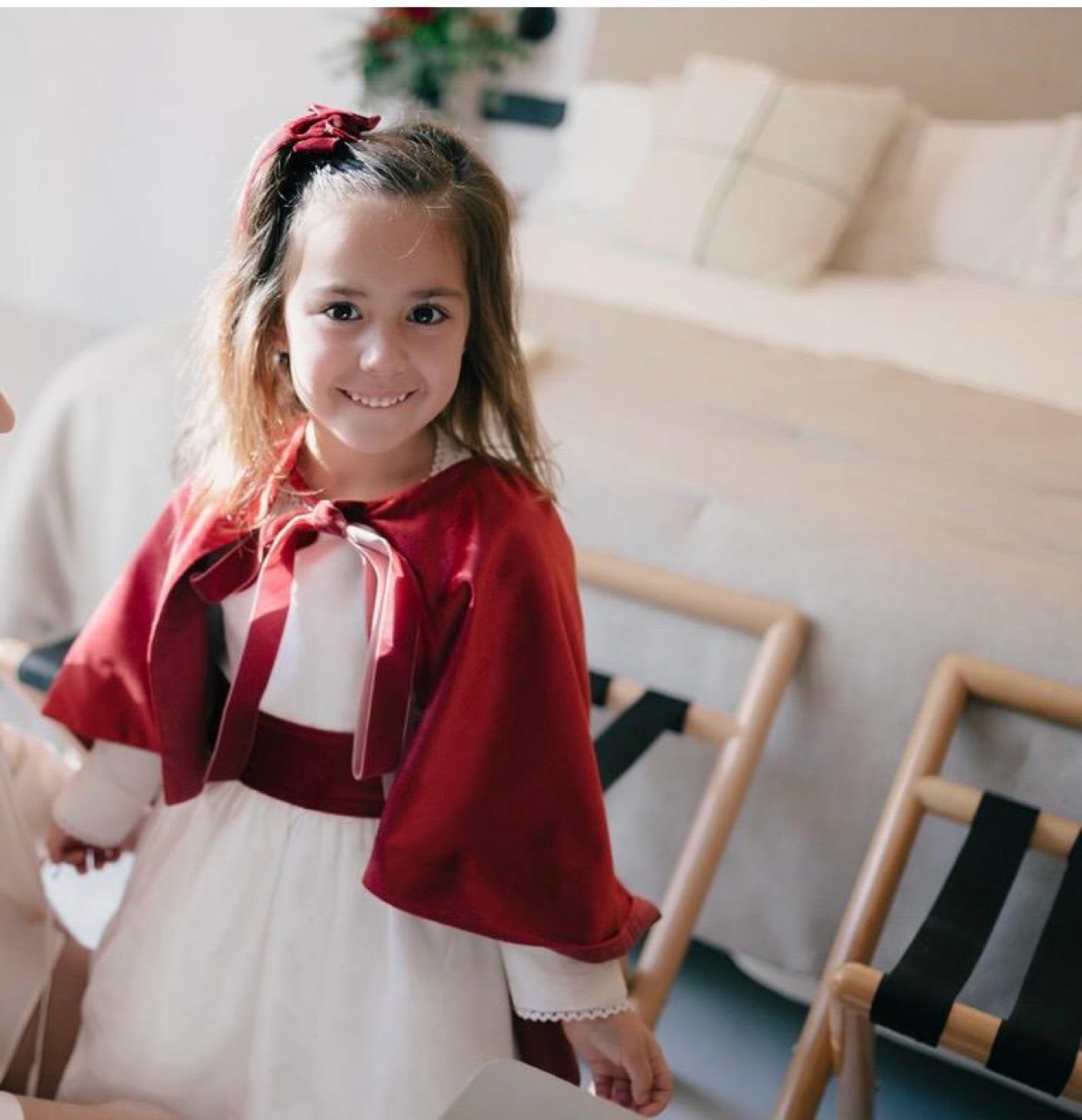 Conjunto de ceremonia infantil con capa granate — Maitika Moda Albox