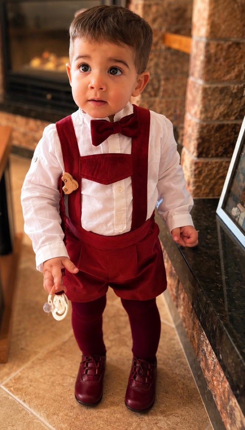 Vestido de ceremonia de bebé con capota de encaje — Maitika Moda Albox